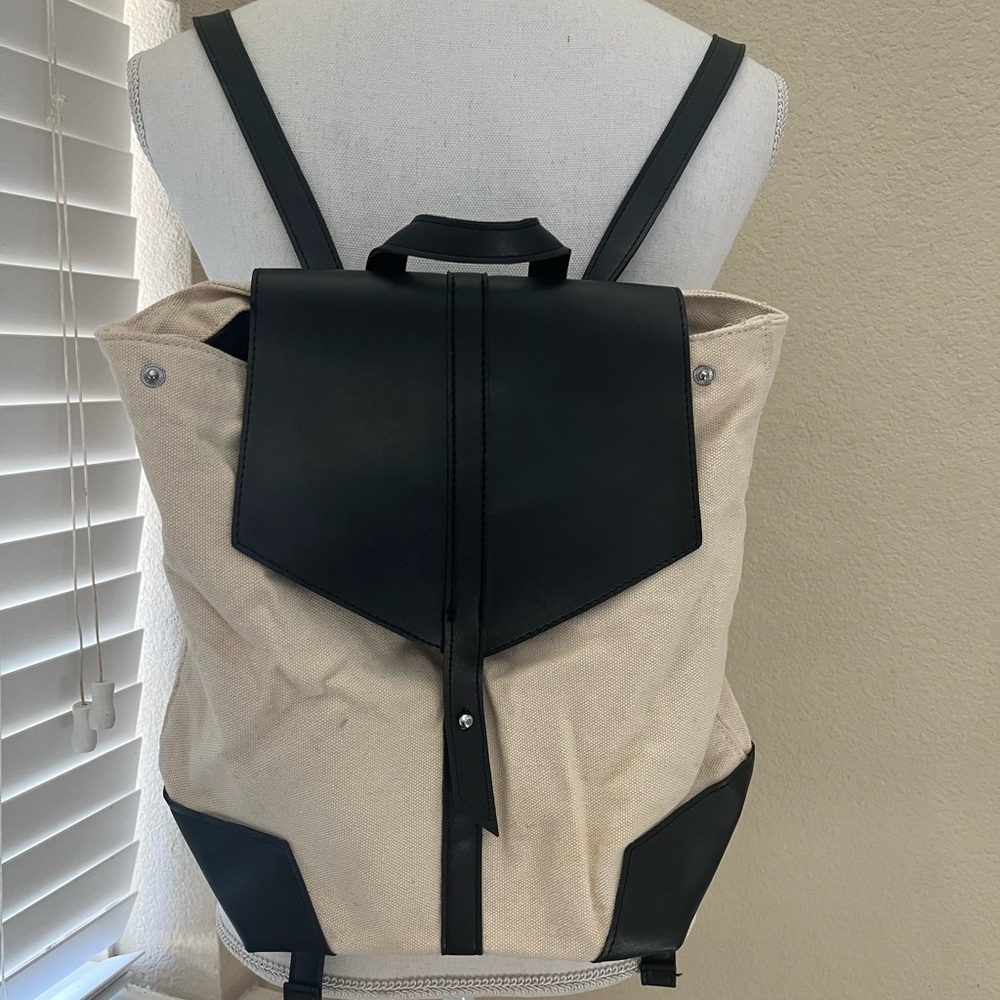 Black and Cream Women’s Deux Lux Backpack